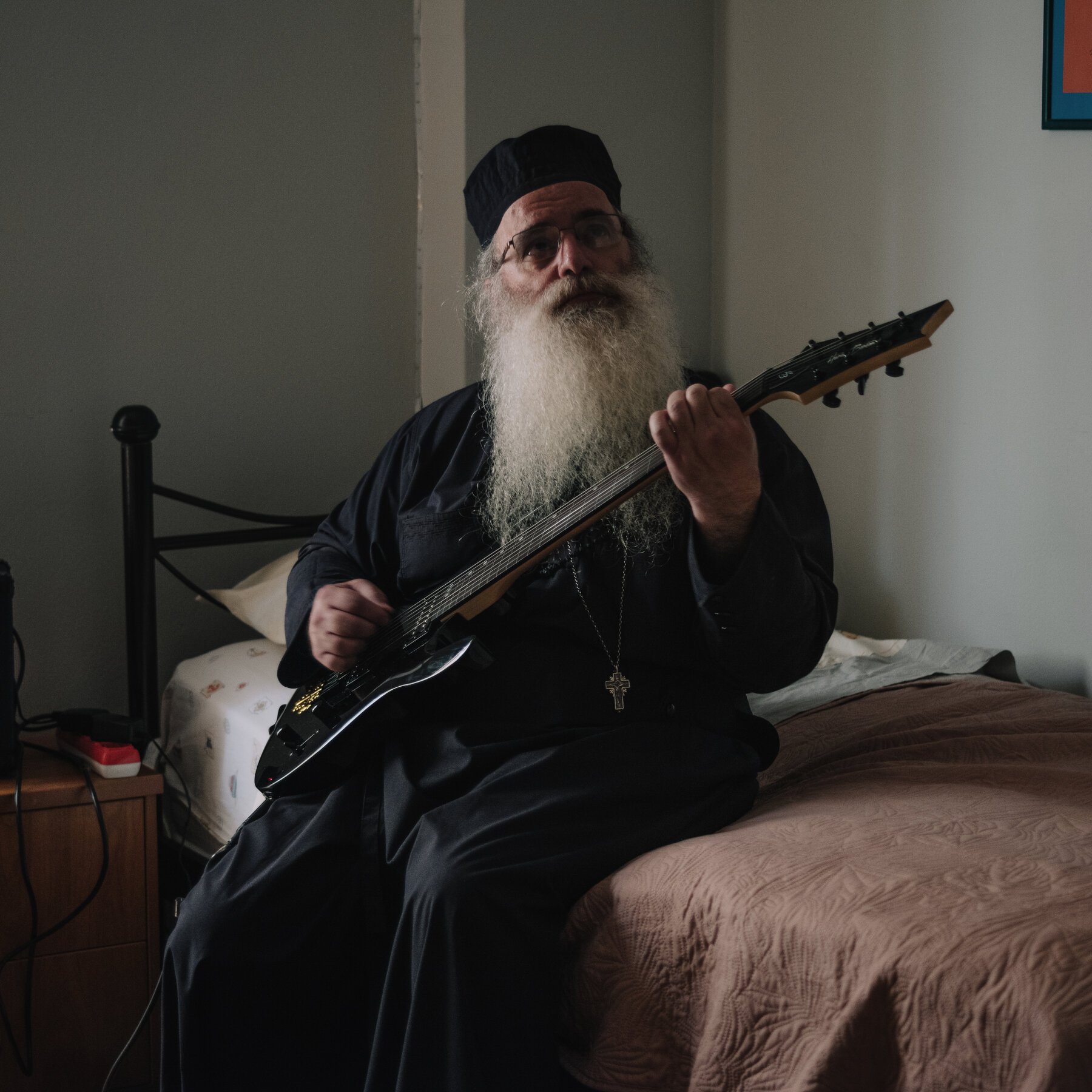 Yunan Rahip Dionysios Tabakis, Viral Drone Metal Albümünün Ardından ABD Festivalinde İlk Kez Canlı Sahne Alacak