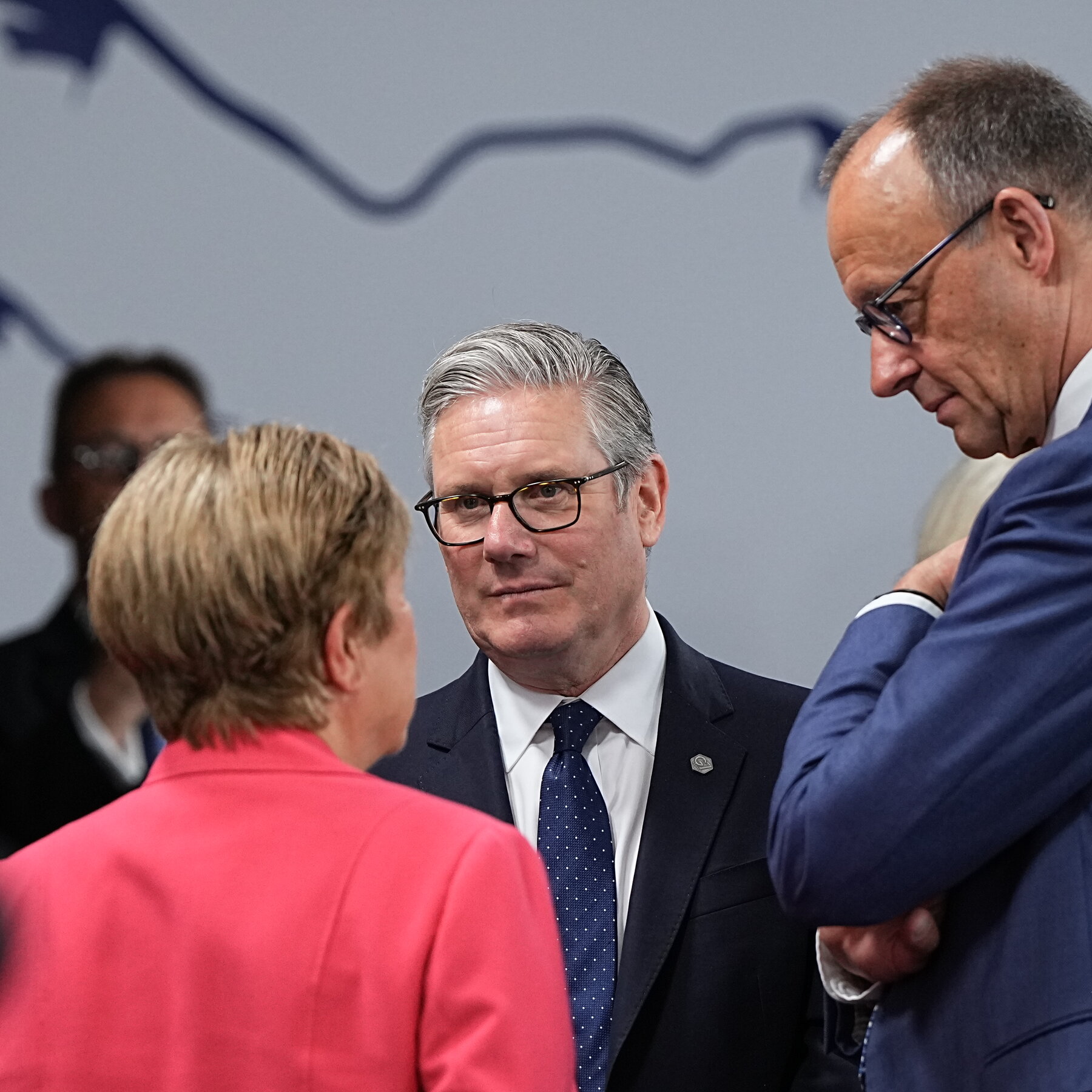 Sızdırılan G7 Mikrofon Kayıtları Liderlerin Grönland, Uzlaşan İlişkiler ve Sigara Hakkında Konuştuğunu Ortaya Koydu
