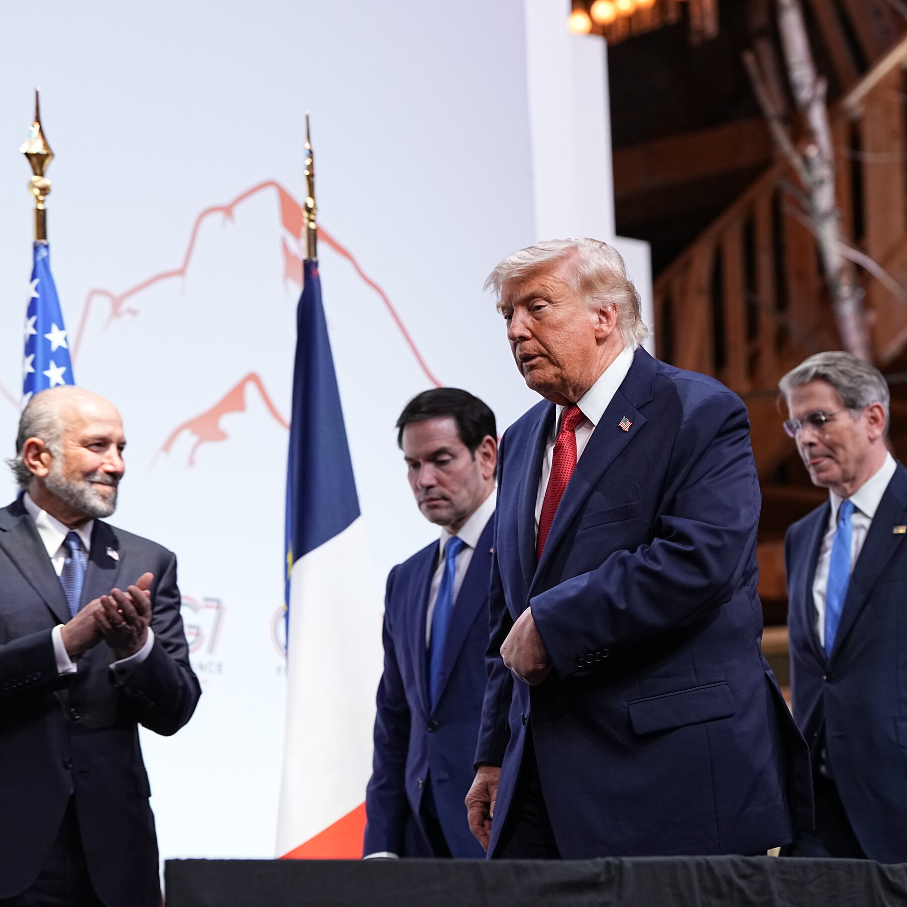 Trump, İran barış anlaşmasını savunuyor; Tahran'ın anlaşmayı ihlal etmesi durumunda yeniden saldırılar uyarısı veriyor
