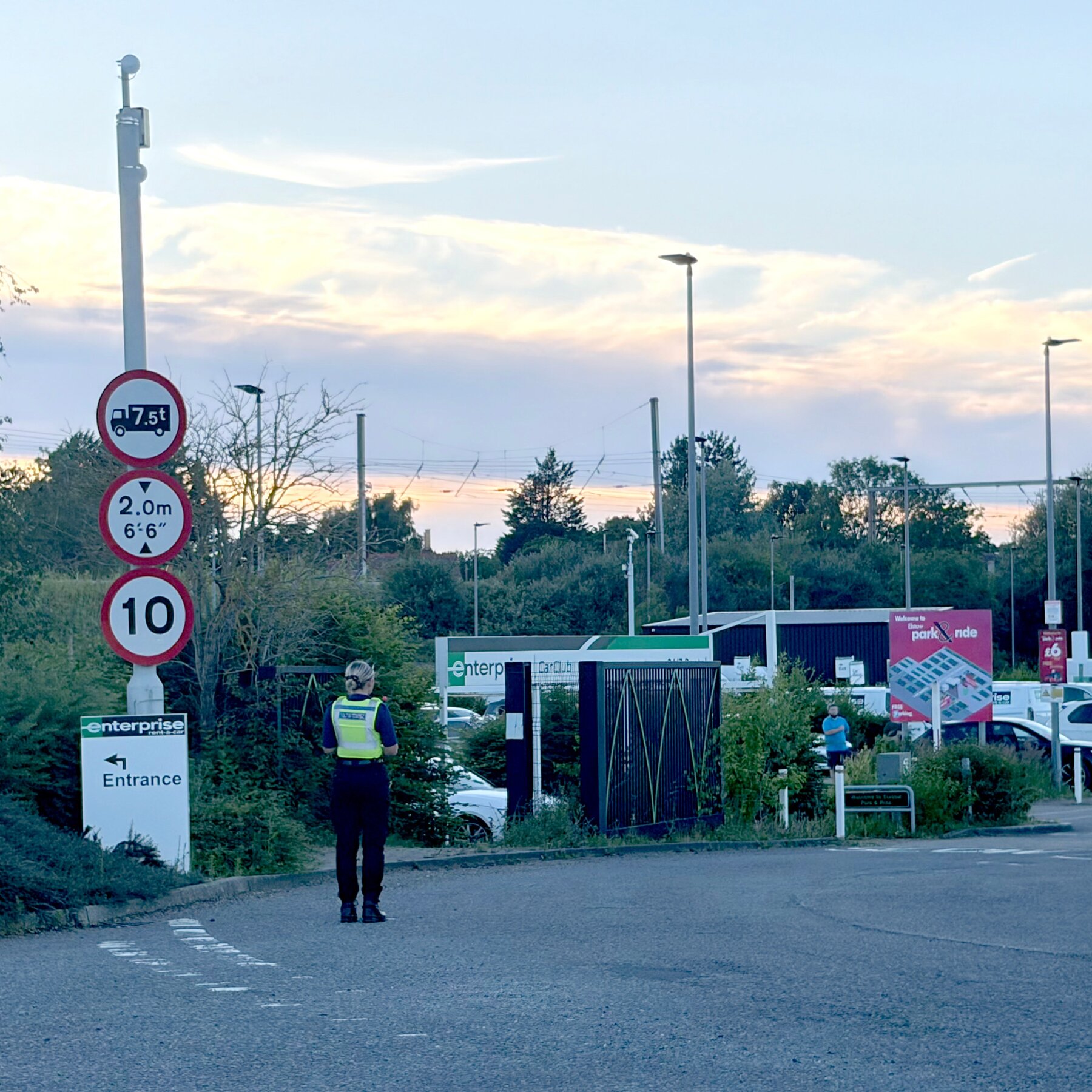 Britanya'da Ölümcül Yolcu Treni Çarpışması: 1 Ölü, Çok Sayıda Yaralı