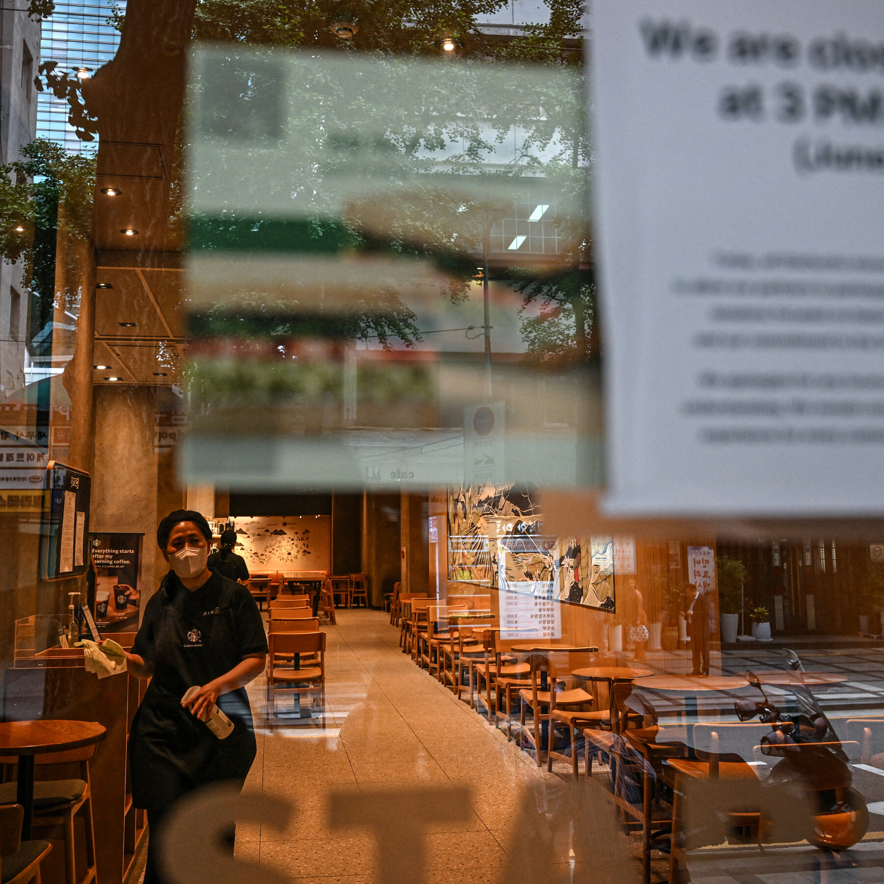 Starbucks A.Ş. Güney Kore'deki Tüm Dükkanları Tarih Eğitimi İçin Kapattı