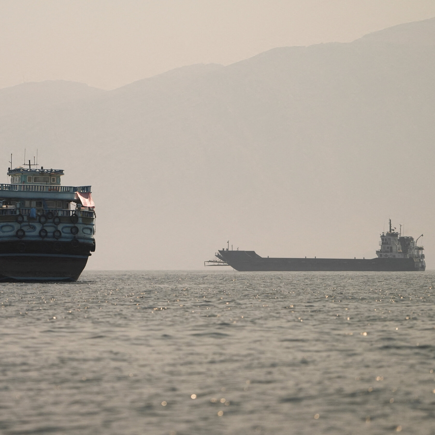 BM, Basra Körfezi'nde Sıkışan Gemiler İçin Tahliye Planını Açıkladı