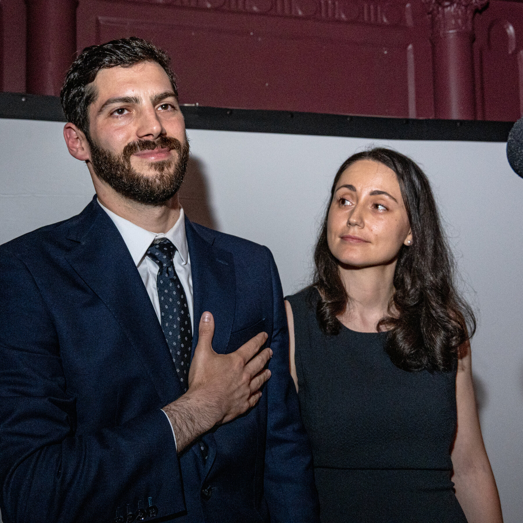 Demokratik Adayın New York'ta Dar Bir Kaybı: AI Endüstrisi ile Çatışmanın Potansiyel Kazançları