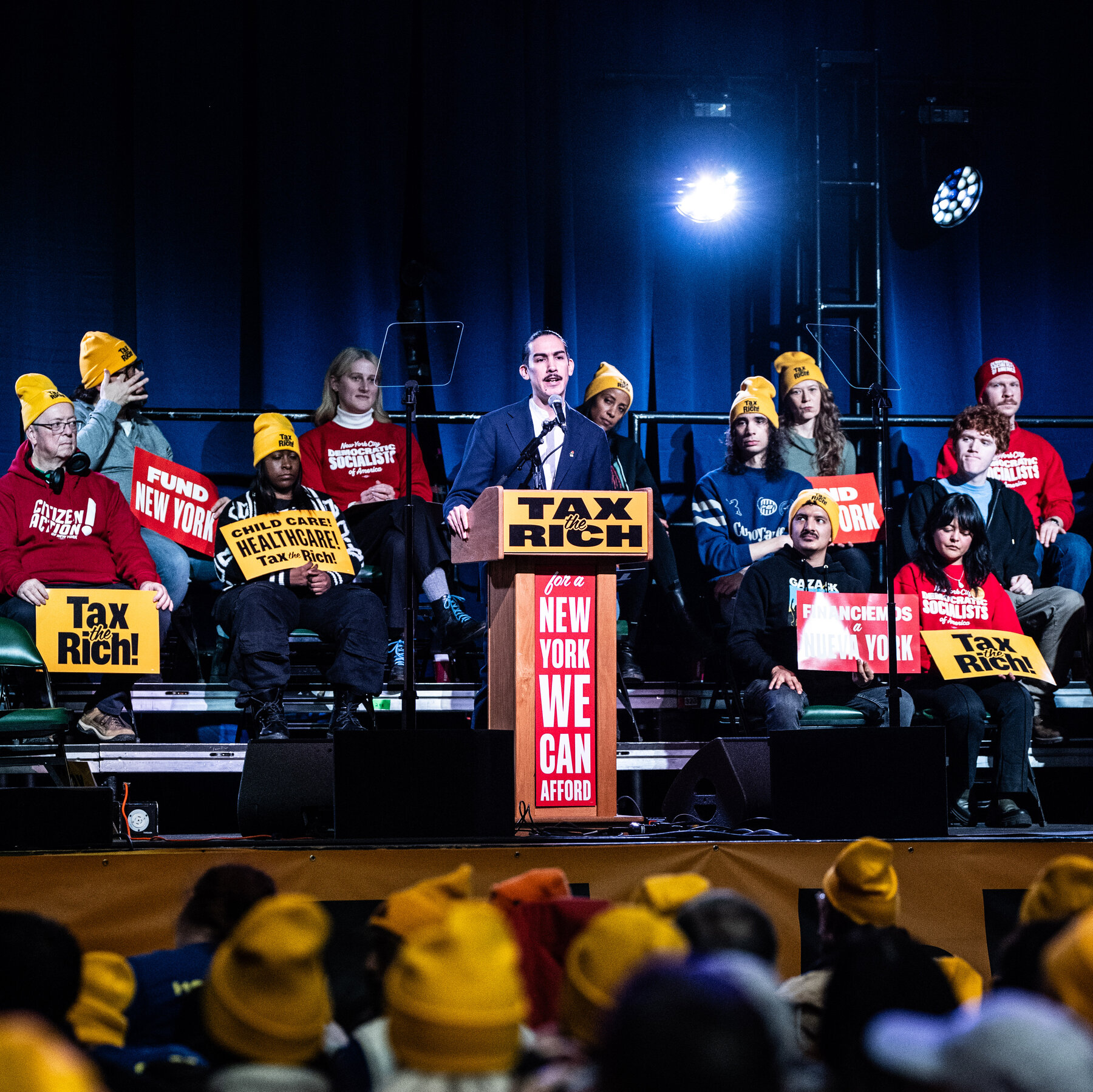Demokratik Sosyalistler, New York Ön Seçim Zaferlerinden Sonra Politika ve Stratejiyi Geliştiriyor