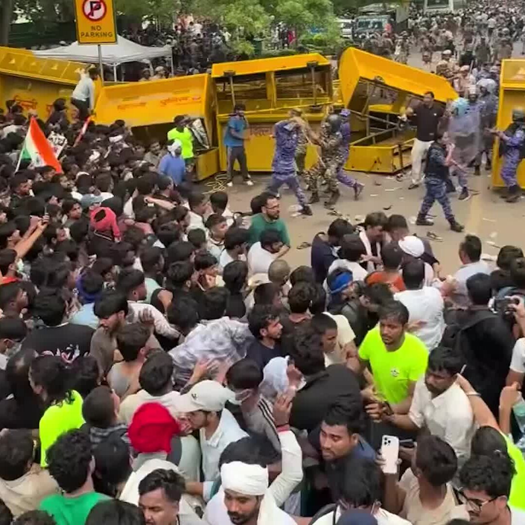 Delhi'de Gençlik Marchi'ne Polis Müdahalesi, Öfkeyi Artırdı