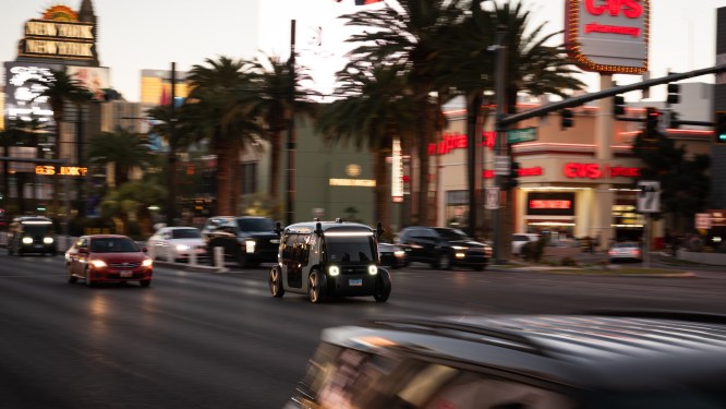 TechCrunch Mobiliteks Teknolojisi Zoox Launch Hazırlıklarını ve Uber Otomatik Araç Gelişimini İnceledi
