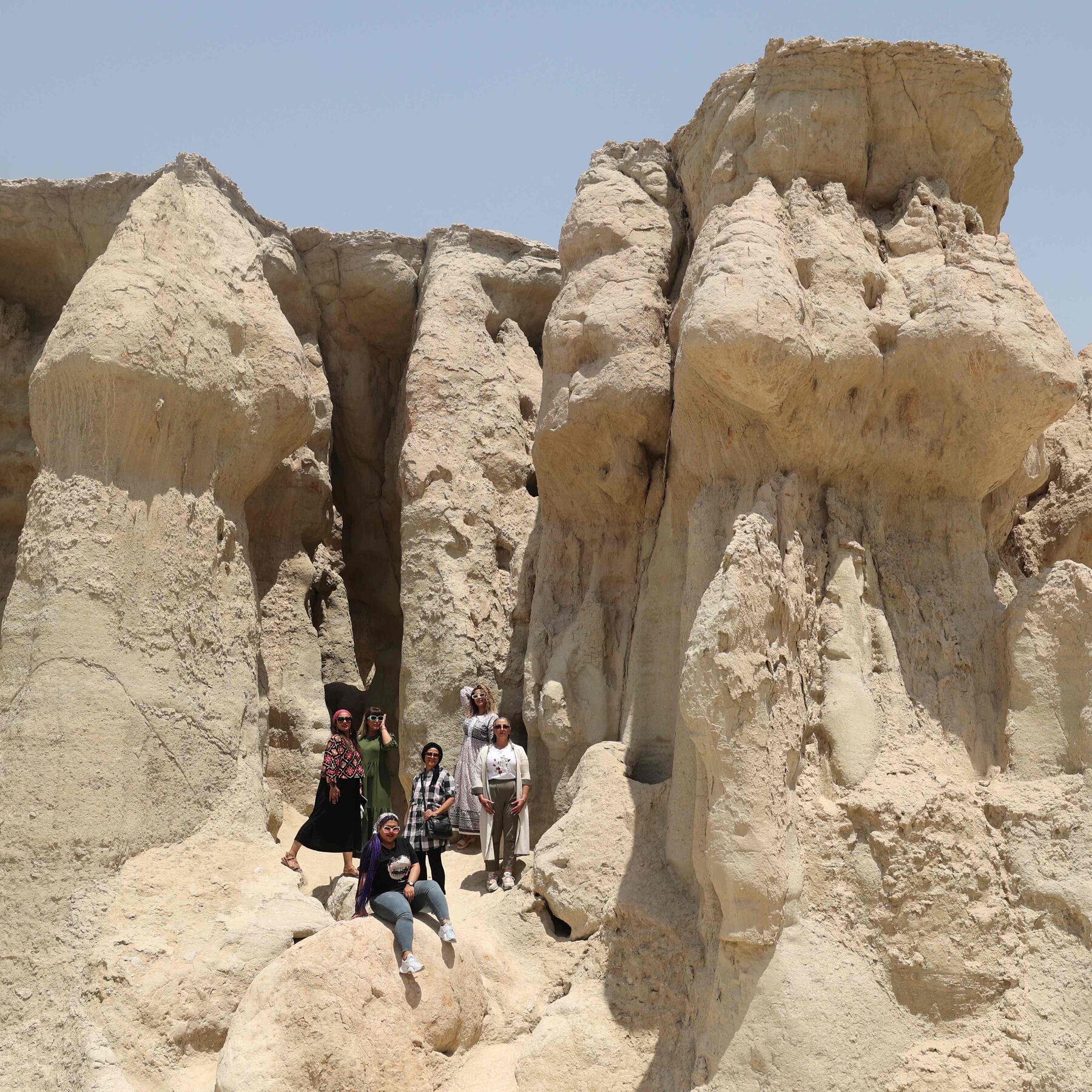 ABD'nin Güney İran'daki Sürekli Hava Saldırıları, Qeshm Adası'nda Yaşamları Altüst Ediyor