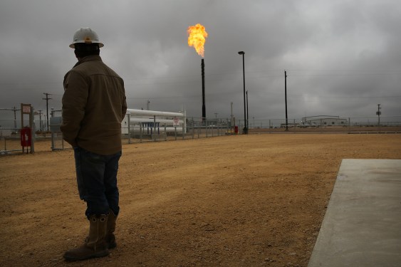 Hiper Ölçekli Hizmet Sağlayıcıları Doğal Gaz Stratejisinde Potansiyel Risklere Maruz Kalmakta