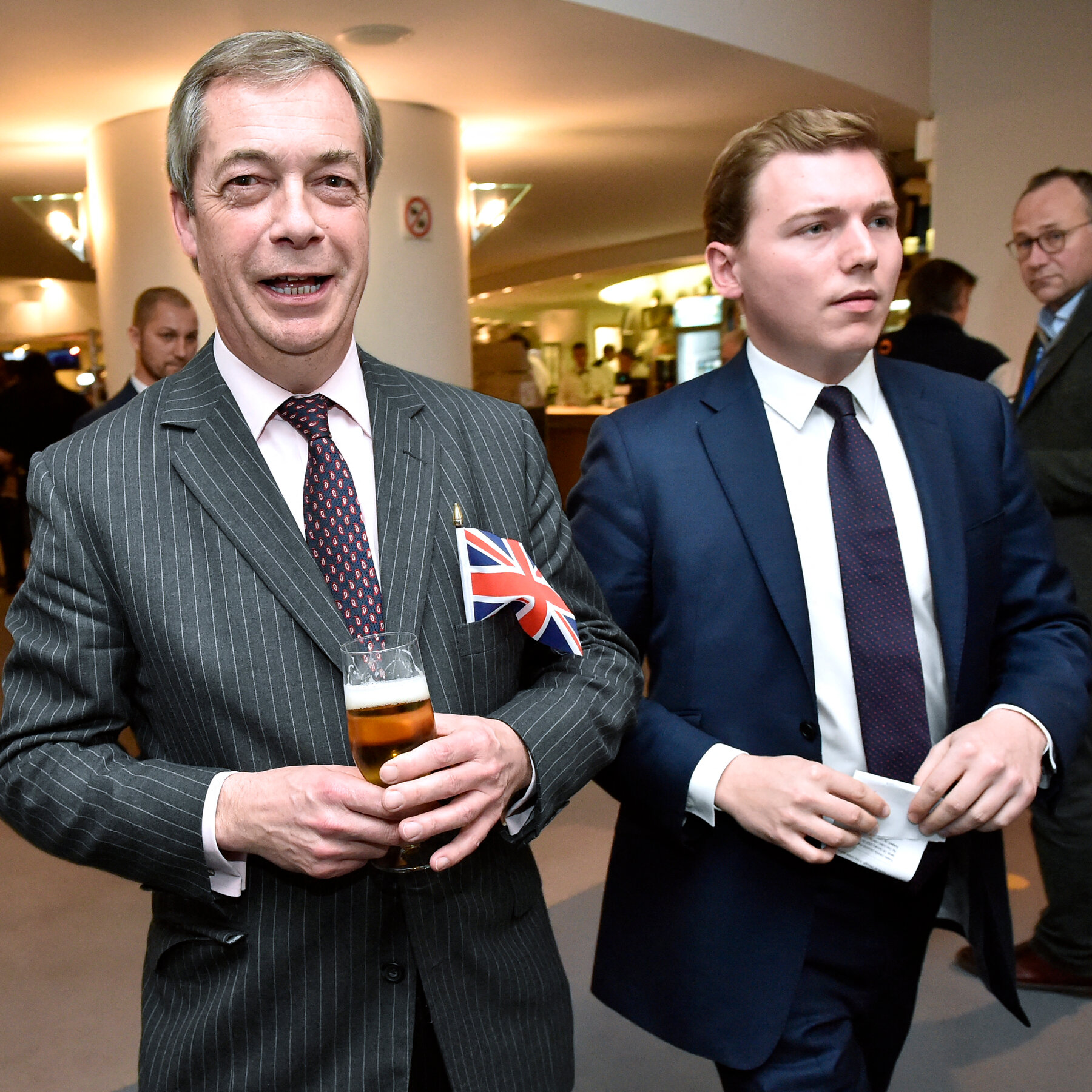 Suçlu İflasçı George Cottrell'in Nigel Farage ile İlişkileri Tartışılıyor