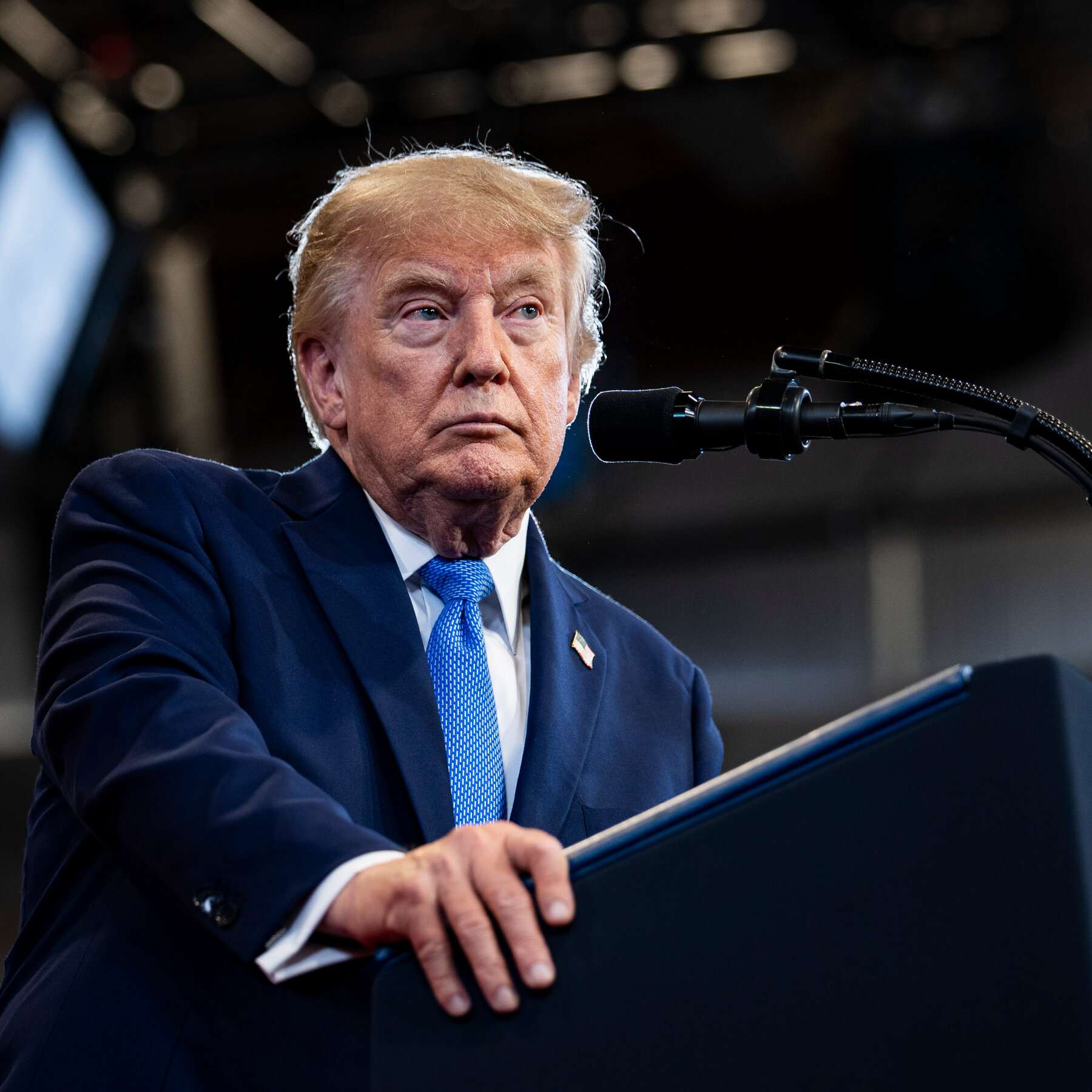 Son GOP Ön Seçim Yenilgileri, Trump’ın Onay Kayıtlarını Sorguluyor