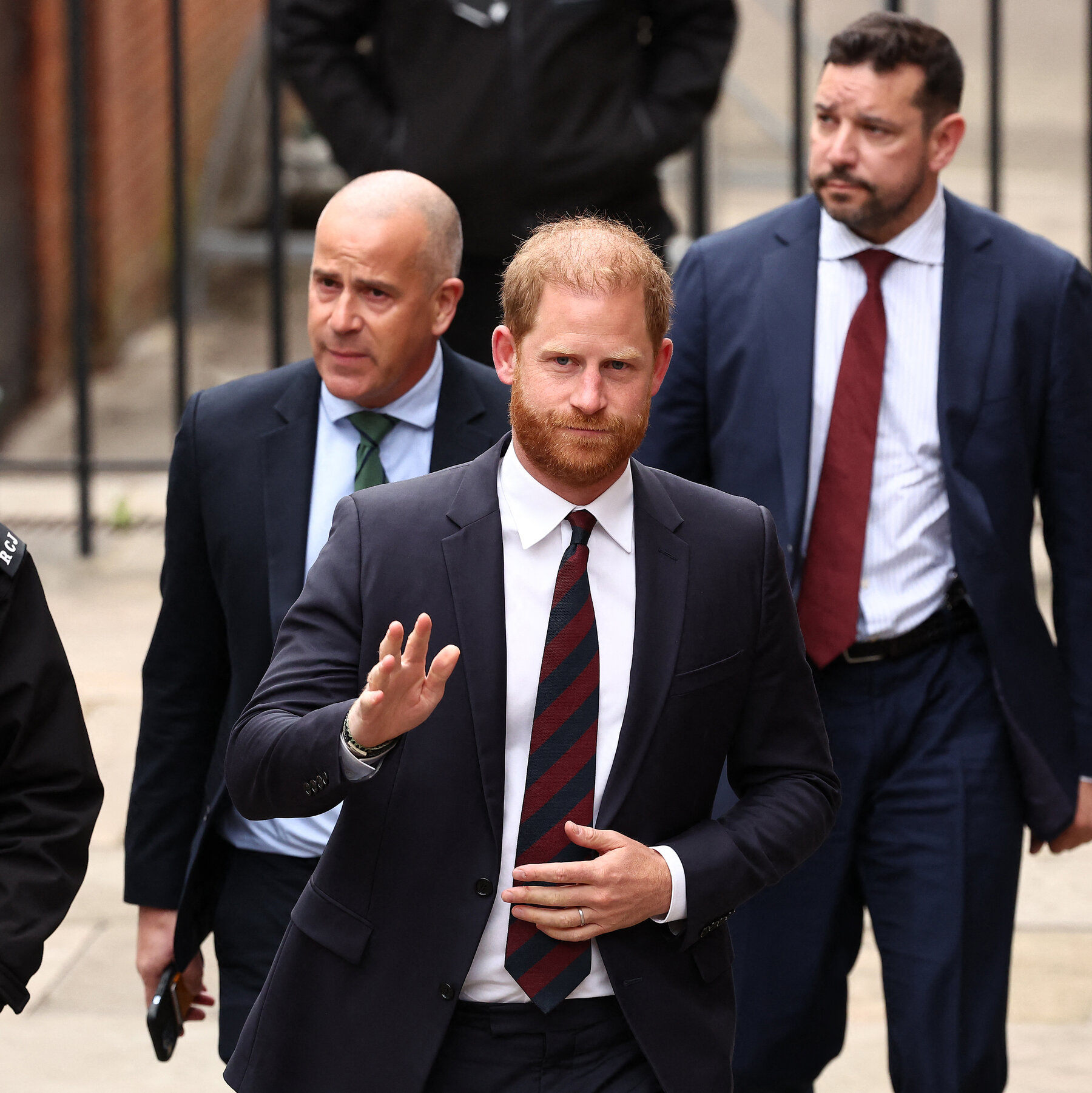 Harry ve Meghan’in Birleşik Krallık’a Dönüşü Güvenlik Endişelerini Yeniden Canlandırıyor