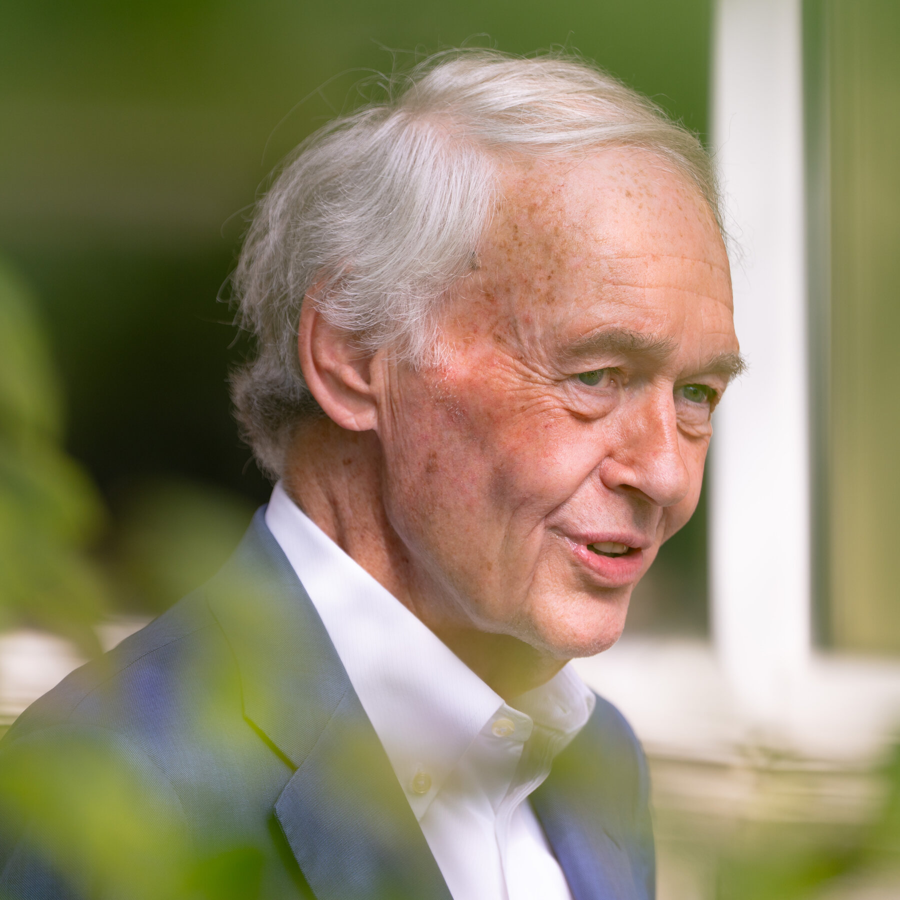 Senatör Ed Markey, Primerye Karşı Karşıya Gelen Transgender Haklarına Daha Fazla Vurgu Yapar